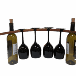 Wine glass holder with black glasses e